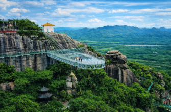 Стеклянная смотровая площадка