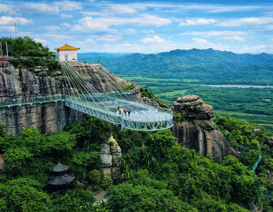 Стеклянная смотровая площадка